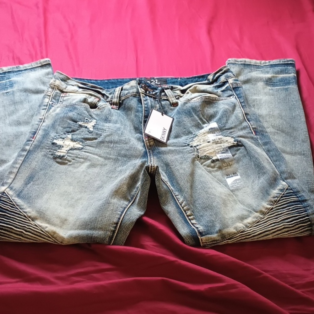 NWT Rue 21 Supreme Flex Blue Distressed Men's Jeans 32/30 Red Detail New 👖 - Picture 7 of 12